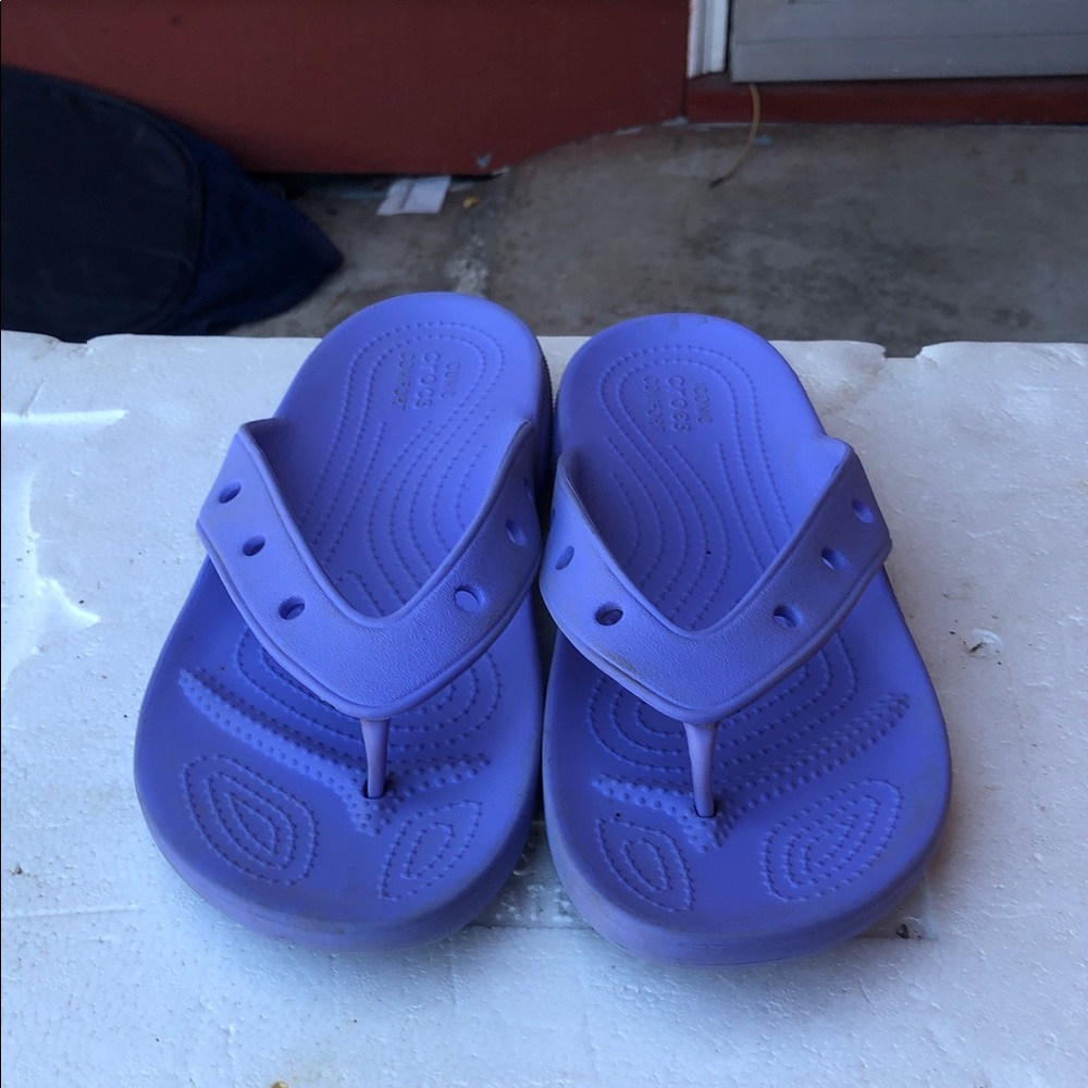 Crocs Classic Women’s Flip Flops Solid Digital Violet Size W9 - Picture 16 of 16
